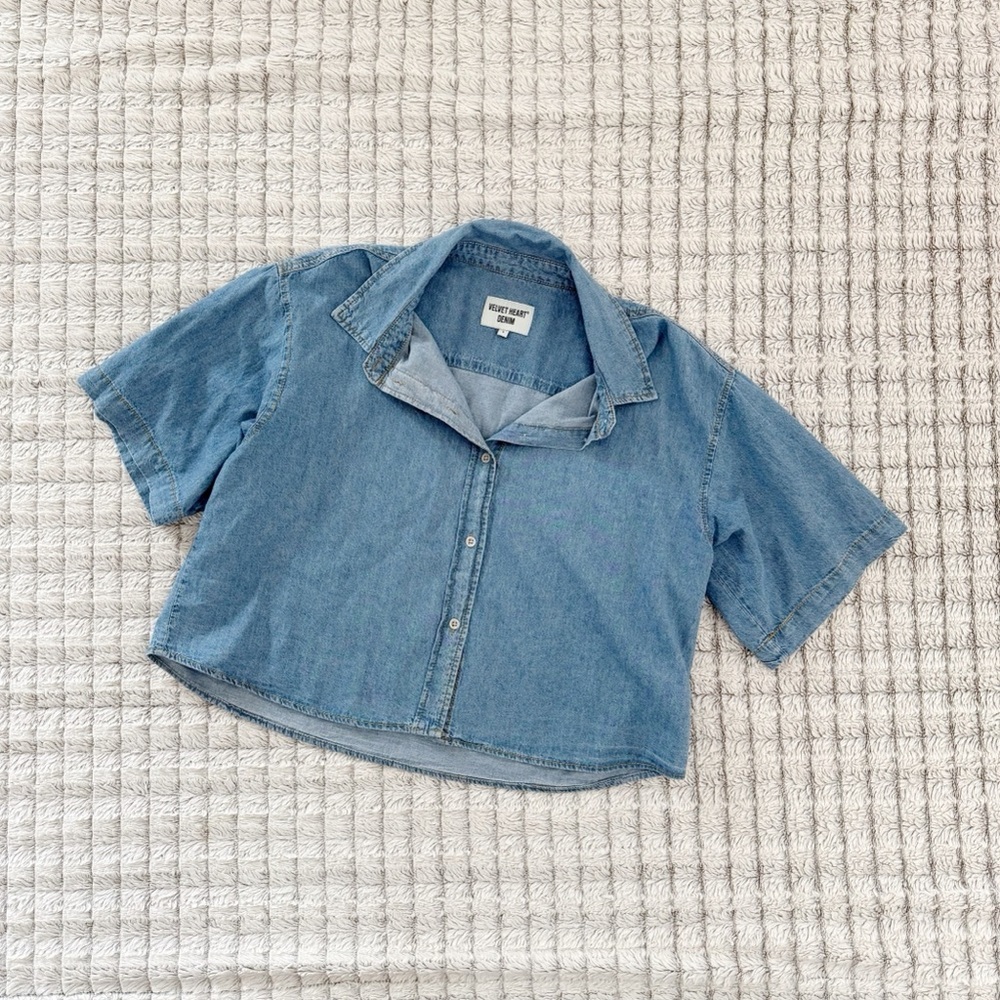 Velvet Heart Light Blue short sleeve Button-Down Shirt - Picture 2 of 4